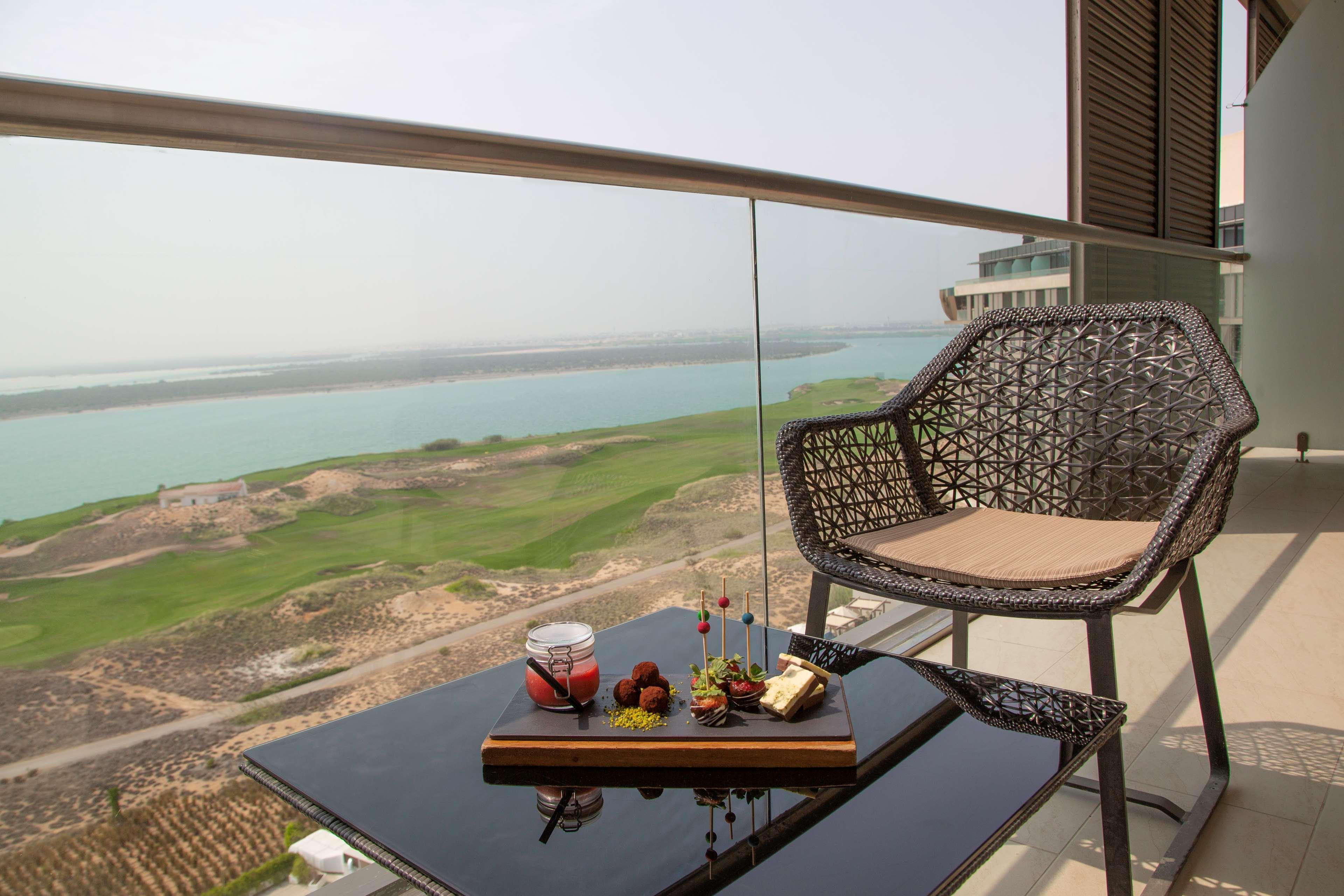 Radisson Blu Hotel, Abu Dhabi Yas Island Luaran gambar